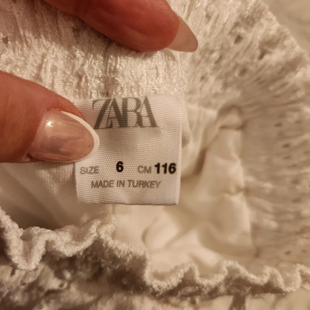3 pieces size 6-7 2 Zara pants and art class dress